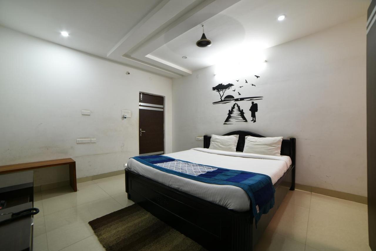 Hitech Shilparamam Guest House Hyderabad Exterior photo